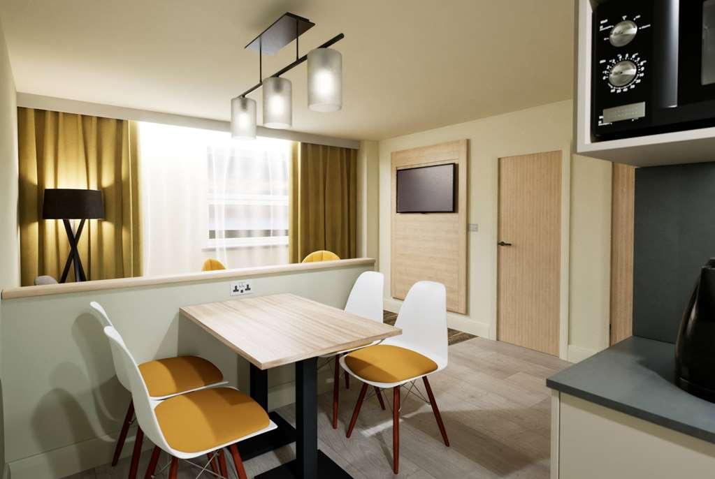 Super 8 By Wyndham Chester East Ruang foto