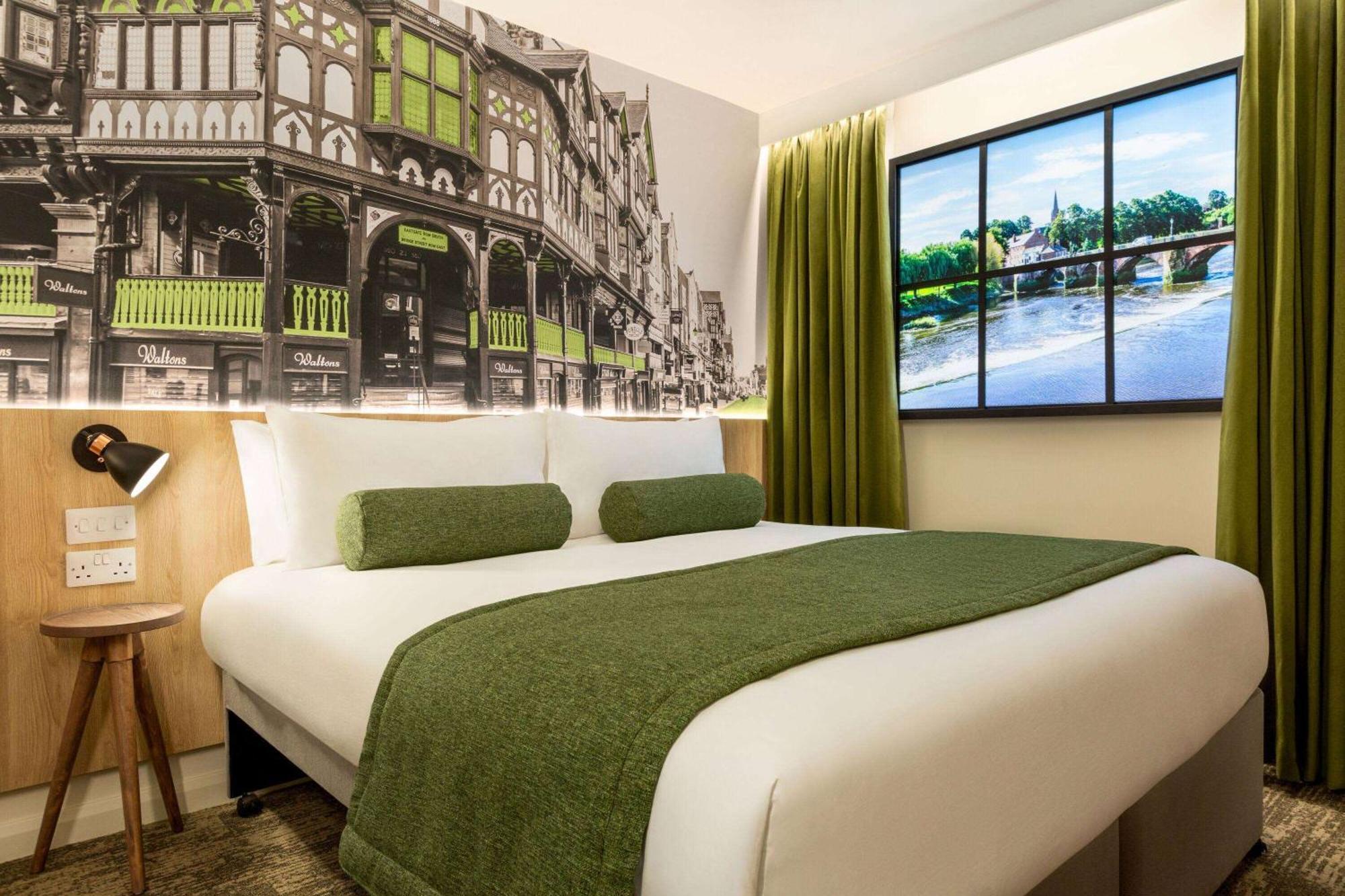Super 8 By Wyndham Chester East Bagian luar foto