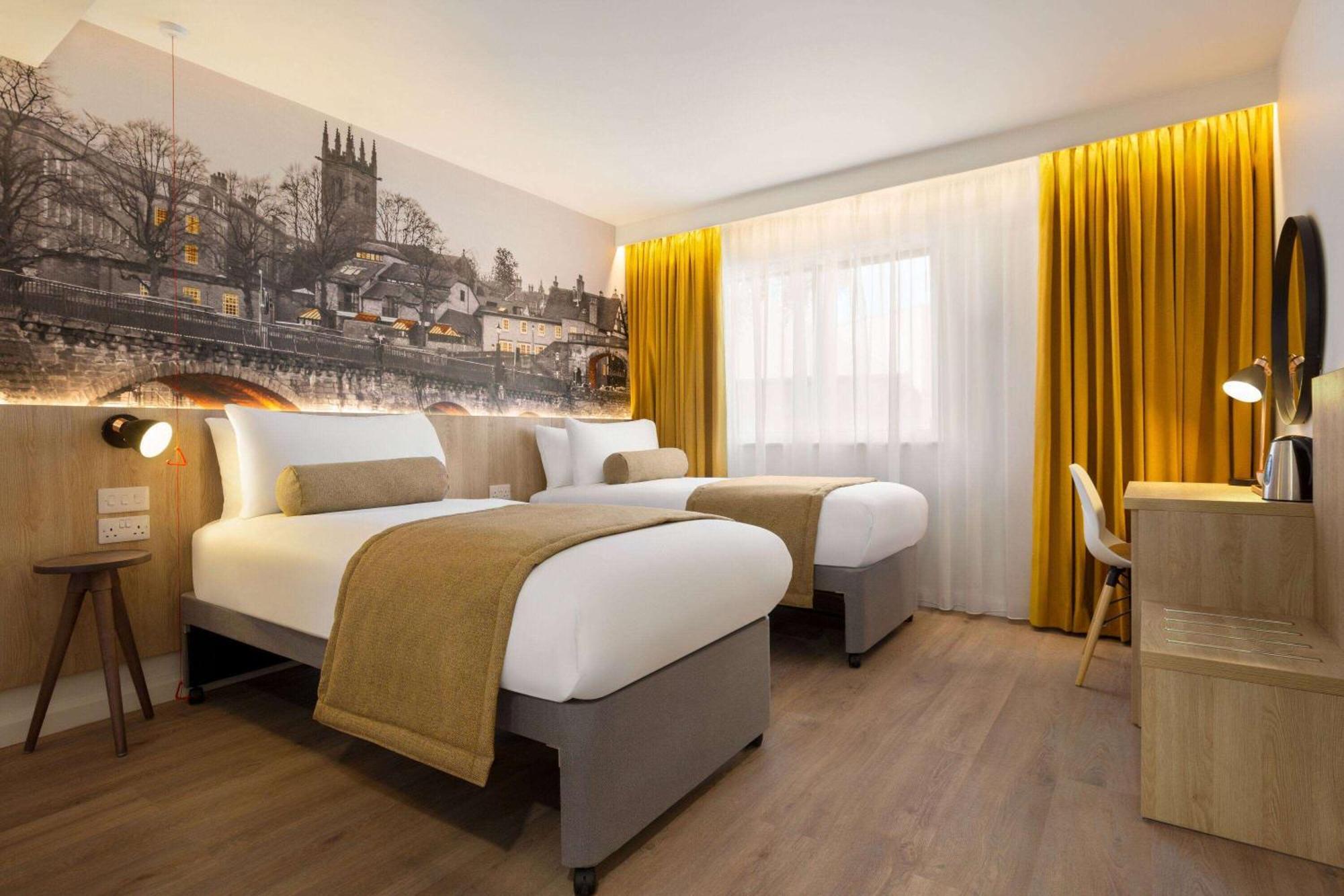 Super 8 By Wyndham Chester East Bagian luar foto