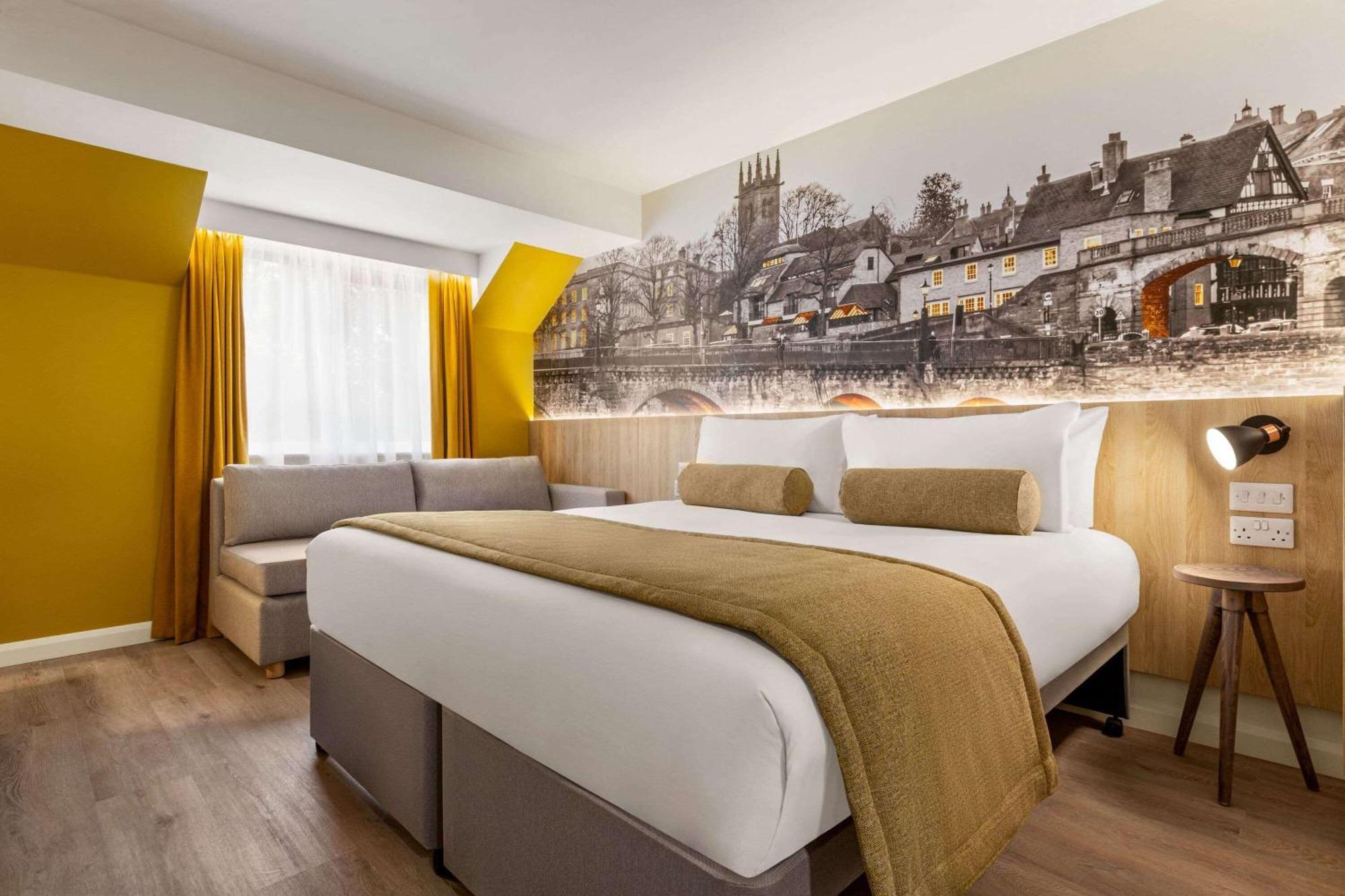 Super 8 By Wyndham Chester East Bagian luar foto